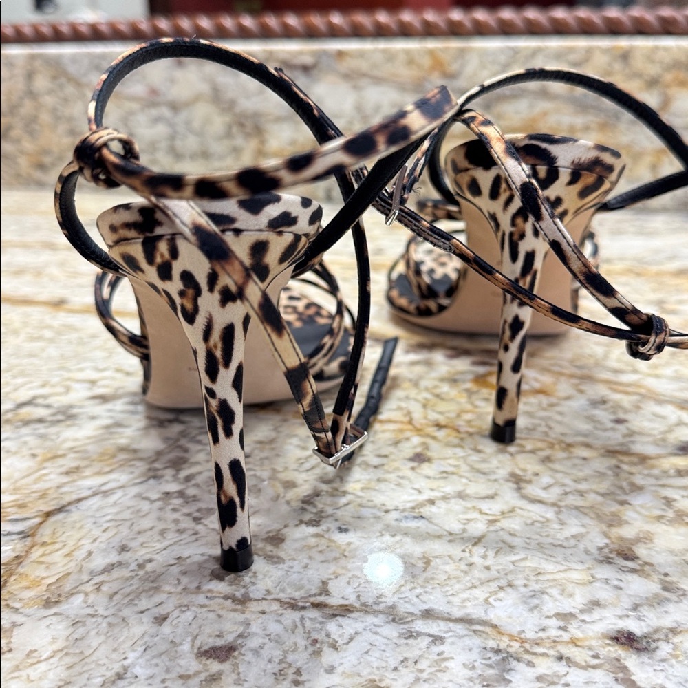 Giuseppe Zanotti Intriigo Claire Leopard Print Strappy heel
Animal print - Picture 2 of 7